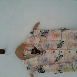 Harley Davidson sleeve shirt.